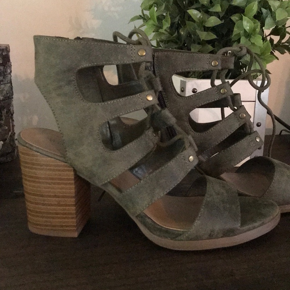 Heels worn one time
